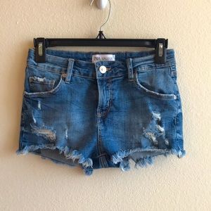 ZARA destroyed denim shorts XS